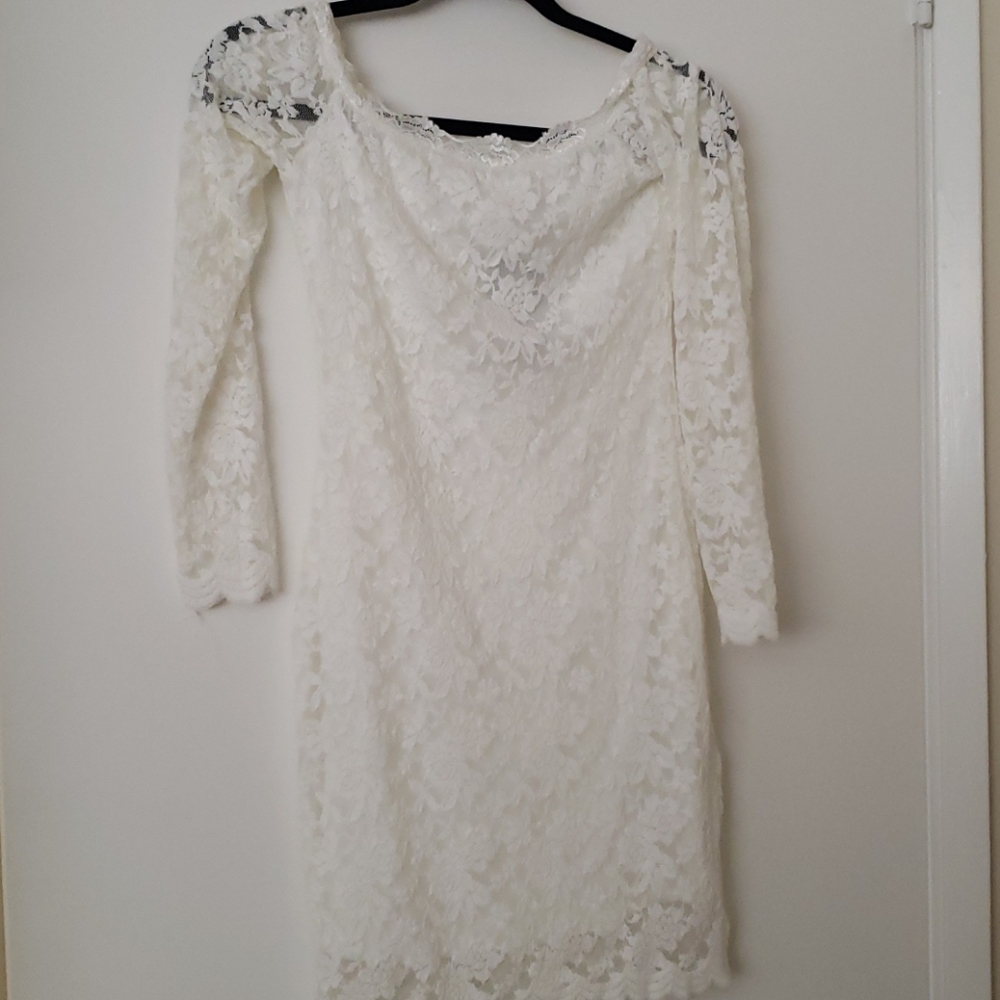 Lace- white party dress